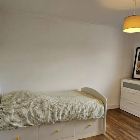 Maison Agreable, Quartier Calme Semesterbostad Lorient